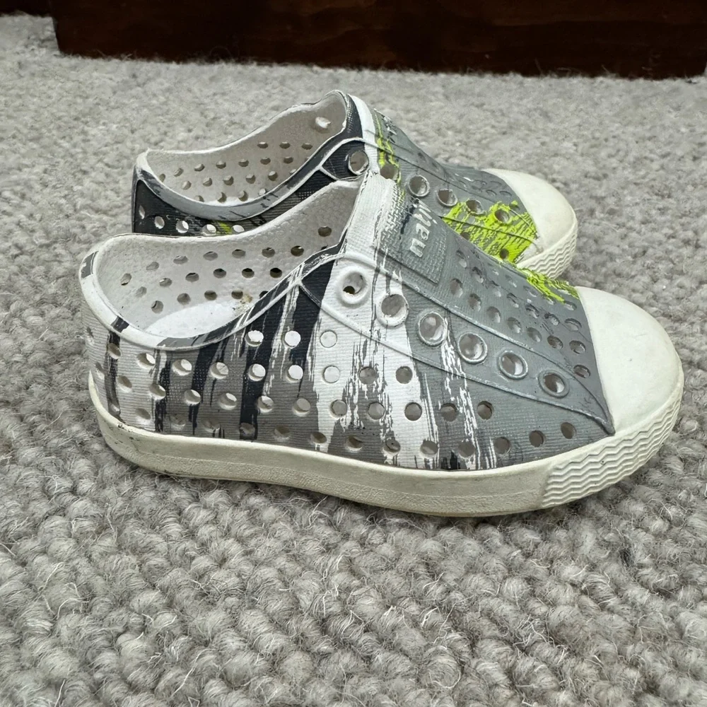 Native Shoes - Jefferson Print Youth - Shell White/Green Multi Splatter Size C4 - Picture 2 of 6
